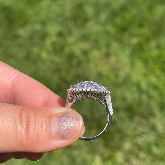 Tanzanite and white zircon floral ring - Picture 4 of 7